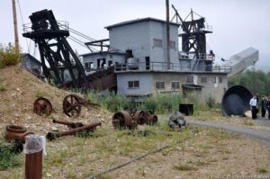 DSC_1746w Outside Gold Dredge #8
