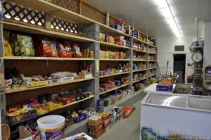 DSC_1814w And food on the other.